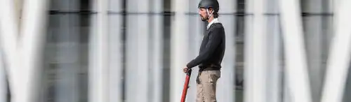 El uso del casco será obligatorio para los conductores de patinetes eléctricos