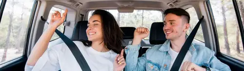 ¿Pueden  multarte por ir de pasajero en el coche? La Guardia Civil responde
