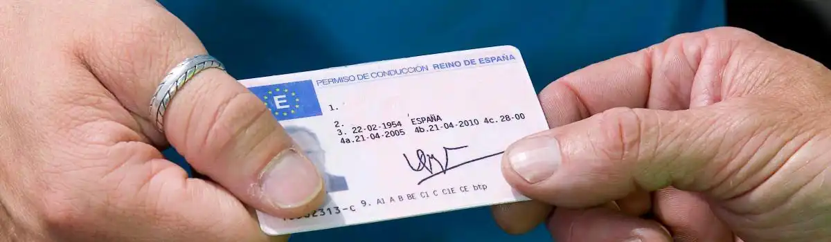 ¡Cuidado con las estafas! Tráfico desmiente que se pueda obtener el permiso de conducir sin examen