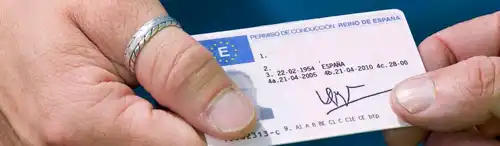 ¡Cuidado con las estafas! Tráfico desmiente que se pueda obtener el permiso de conducir sin examen